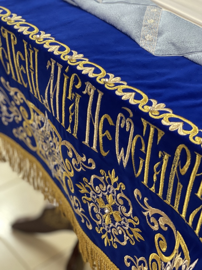 Shroud of the Mother of God on velvet 150×90 cm (embroidered ornament 2, embroidered and adorned center)