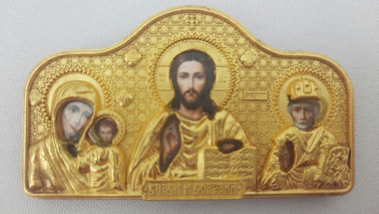 Car Triptych (metal), gold, 7×4 cm