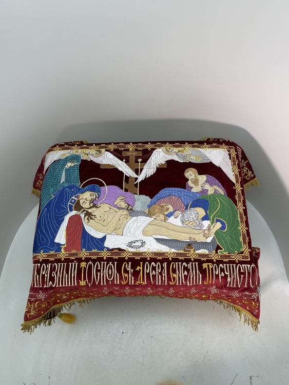 Burial Shroud of the Savior with Attendants