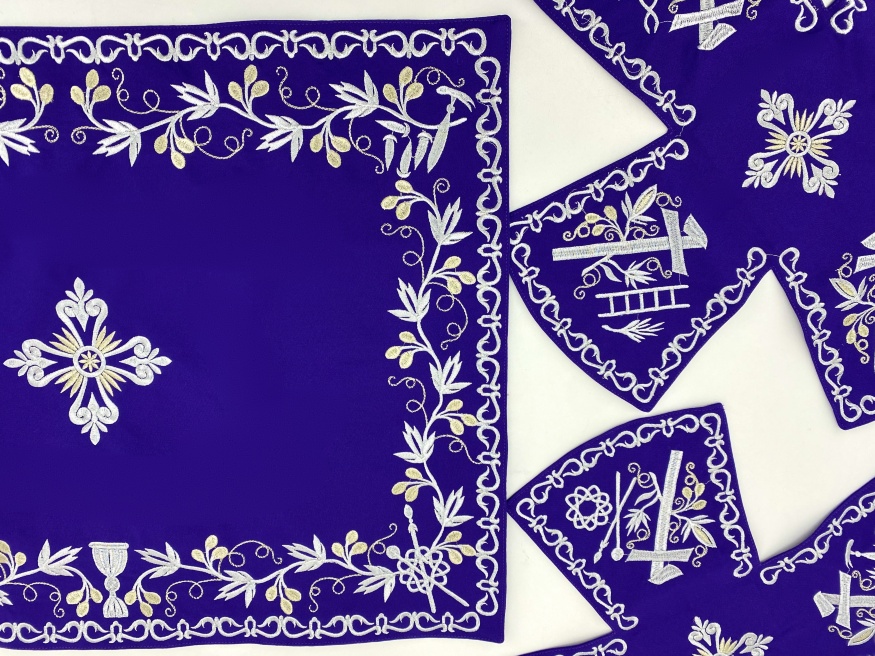 Veil Covers and Aër with Embroidery "Grapes", with Embroidered Galloon