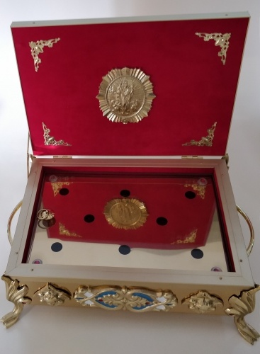 Reliquary for 8 capsules, 35×25 cm (height 11.5 cm)