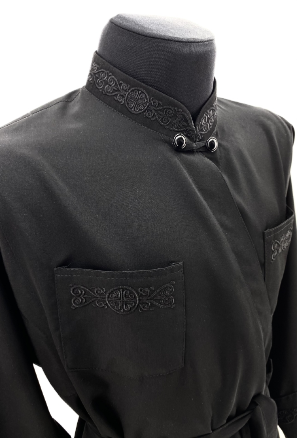 Cassock with overlaps, embroidered, wet silk fabric