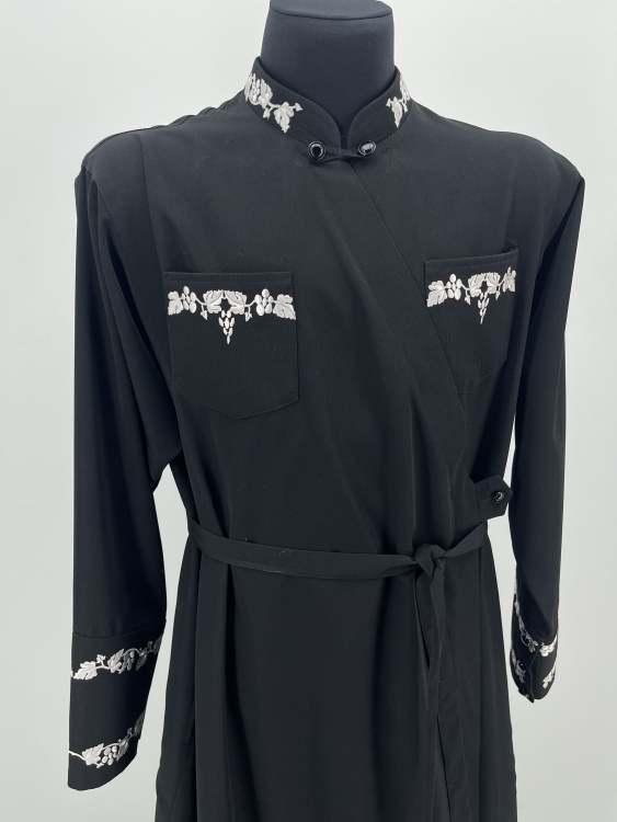 Cassock with overlaps, embroidered, wet silk fabric