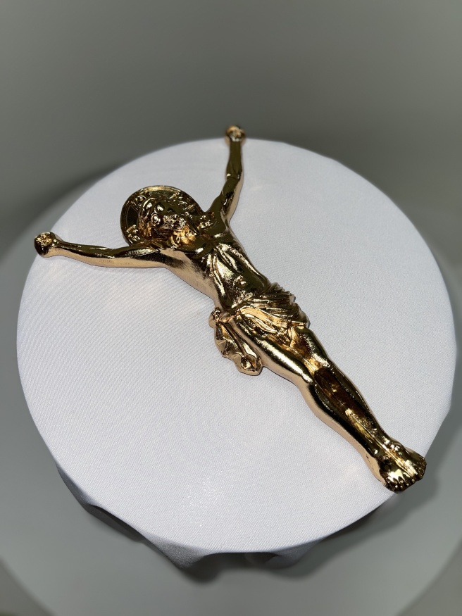 Crucifix of Jesus Christ (aluminium plating under gold) 1.4kg 38×24