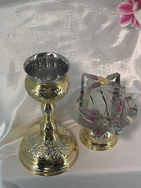 Chalice with Accessories (1340)