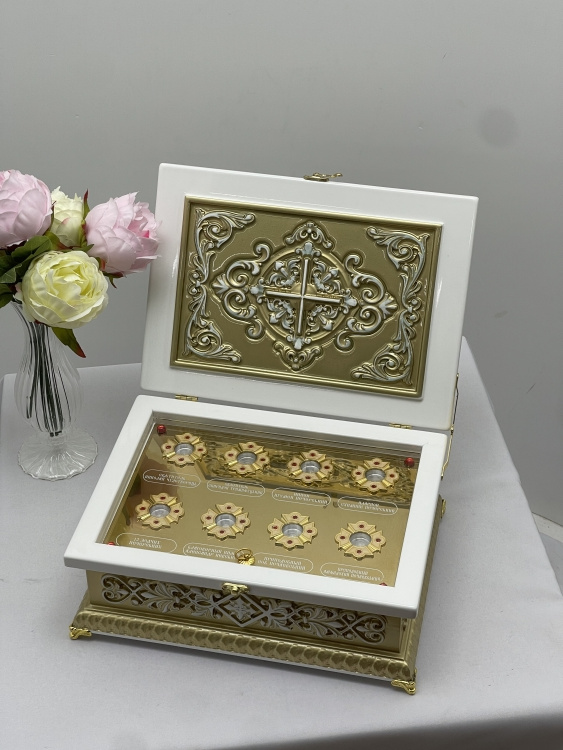 Reliquary, wood, for 8 capsules