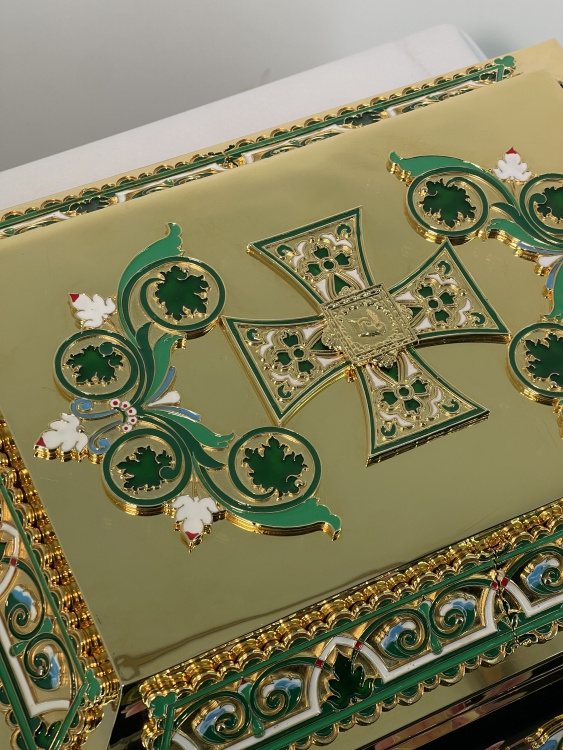 Reliquary 44×32×19