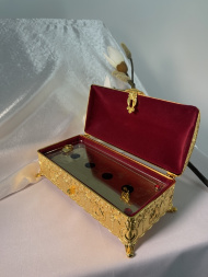 Reliquary for 4 capsules, (china under gold)