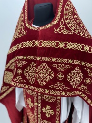 Veșmânt preoțesc brodat pe catifea, broderie „Cerc” cu galon brodat