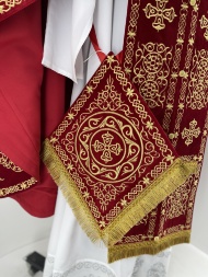Veșmânt preoțesc brodat pe catifea, broderie „Cerc” cu galon brodat
