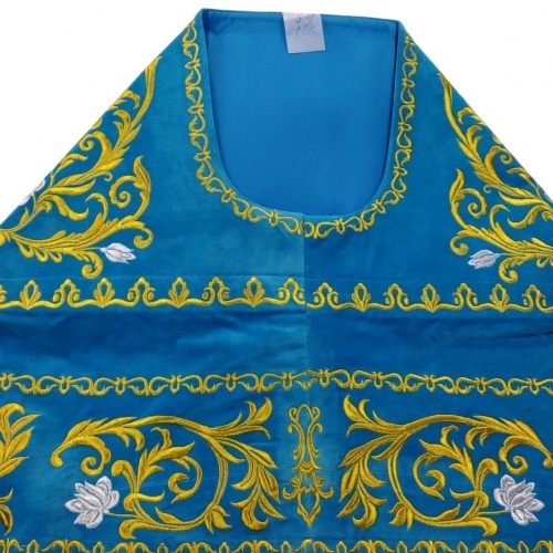 Veșmânt preoțesc brodat pe catifea, broderie „Trandafir” cu galon brodat