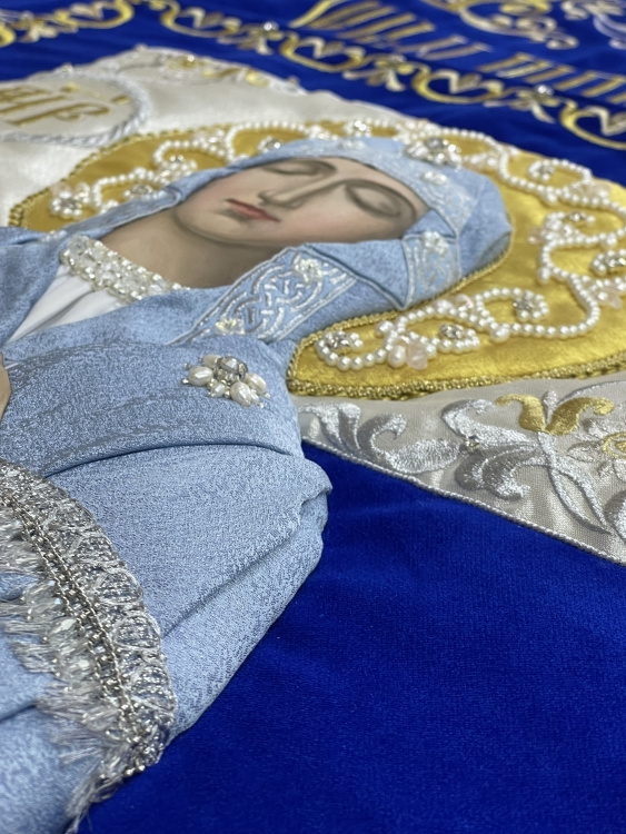 Epitaf al Maicii Domnului pe catifea 165×100cm (broderie ornament, mijloc brodat și cusut manual)
