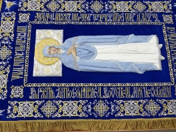 Epitaf al Maicii Domnului pe catifea 165×100cm (broderie ornament, mijloc brodat și cusut manual)