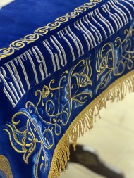 Epitaf Maicii Domnului pe catifea 150х95cm (broderie cu crini, mijloc brodat și decorat)