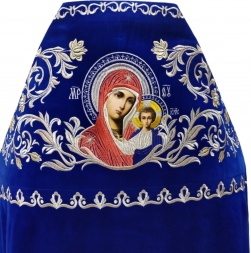 Veșmânt preoțesc brodat pe catifea, broderie „Trandafir” cu galon brodat