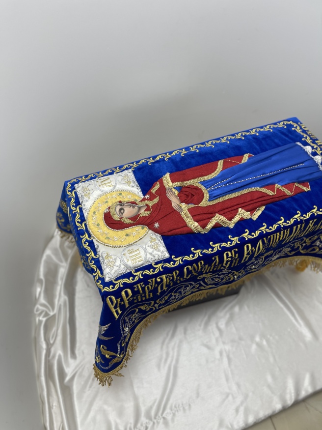 Epitaf Maicii Domnului pe catifea 120×80cm (broderie cu viță de vie, mijloc brodat și împodobit) No. 2