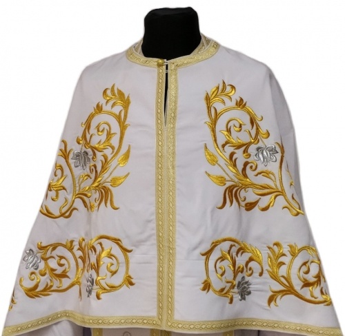 Vesminte preoțești, croială grecească, brodate pe gabardin, broderie „Trandafir” cu galon aplicat
