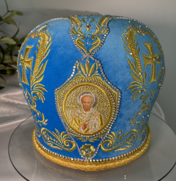 Mitra „Crucea în coroană”