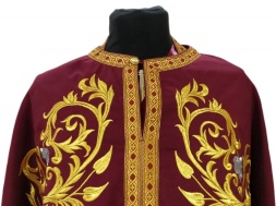 Veșmânt preoțesc croială grecească, brodat pe gabardină, broderie „Trandafir” cu galon aplicat