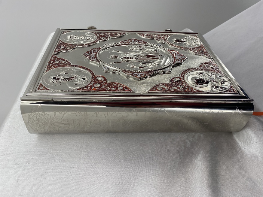 Evanghelie de altar (în limba slavonă bisericească) 28х22х7cm