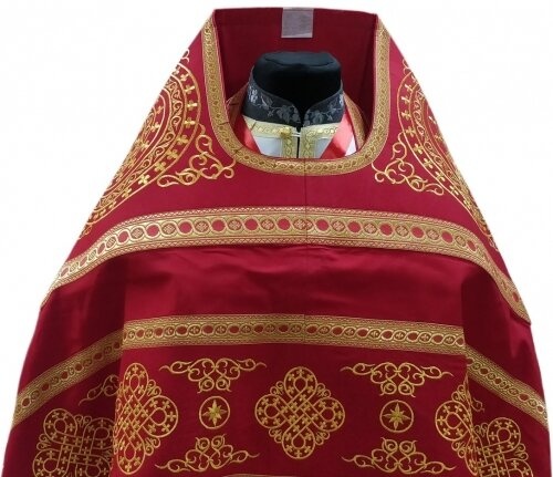 Veșmânt preoțesc brodat pe gabardină, broderie „Cerc” cu galon aplicat