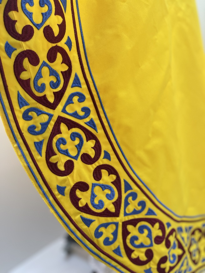 Vesminte preoțești brodate pe gabardină, broderie „Inimioare” cu galon brodat