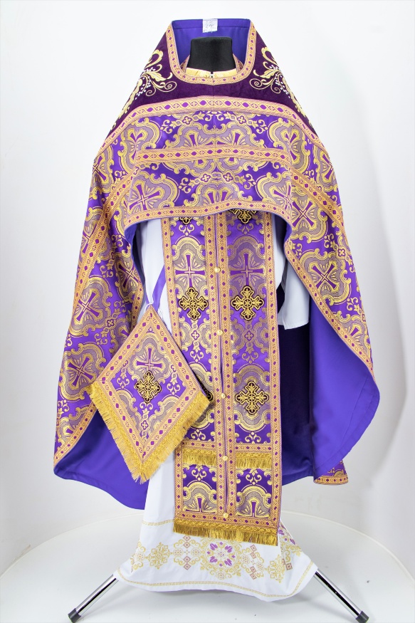 Veșminte preoțești combinate din brocart, cu epitrahil brodat, broderie „Trandafir”