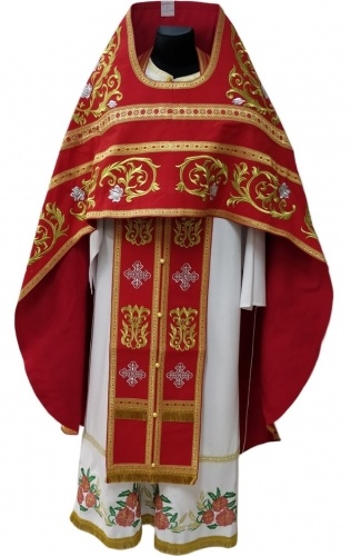 Veșmânt preoțesc brodat pe gabardină, broderie „Trandafir” cu galon aplicat