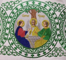 Veșminte preoțești brodate pe gabardin, broderie „Cerc” cu galon aplicat