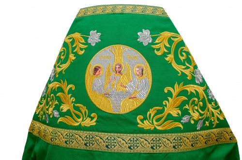 Veșmânt preoțesc brodat pe gabardină, broderie „Trandafir” cu galon aplicat