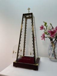 Capac pentru Dăruitorie 20×15 h=50 cu ușă, din plexiglas cu elemente din bulat tăiate la laser și cu cruce turnată