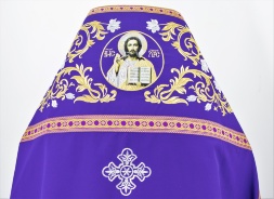 Veșmânt preoțesc brodat pe gabardină, broderie „Trandafir” cu galon aplicat