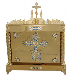 Masa de parastas cu cruce mare