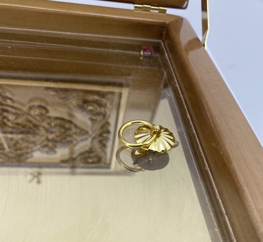 Chivot pentru părticele sfinte