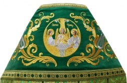 Veșmânt preoțesc combinat din brocart „Crucea Pascală”, cu epitrahil brodat, broderie „Model Nou”