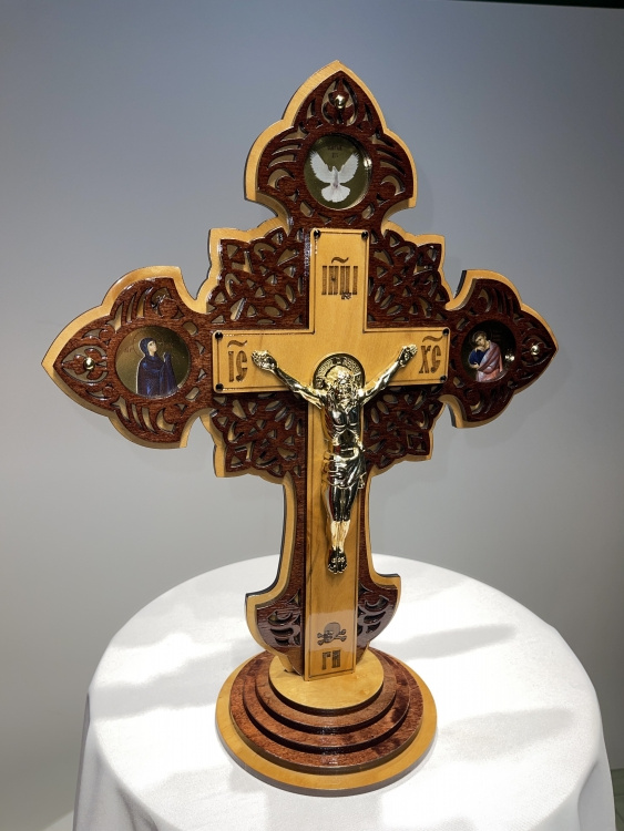 Cruci ornamentale, din lemn, icoane bulat, răstignire metalic