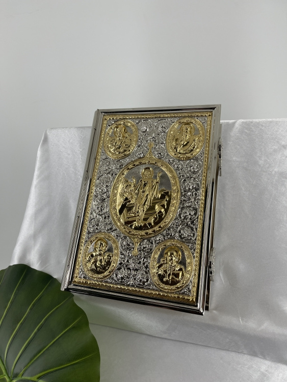 Evanghelie de altar, în limba ucraineană 32х23х8