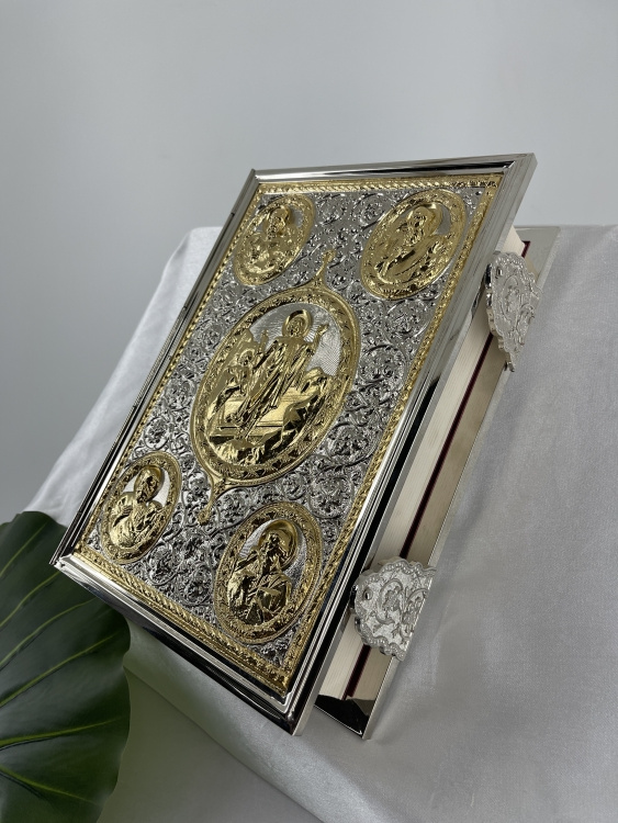 Evanghelie de altar, în limba ucraineană 32х23х8