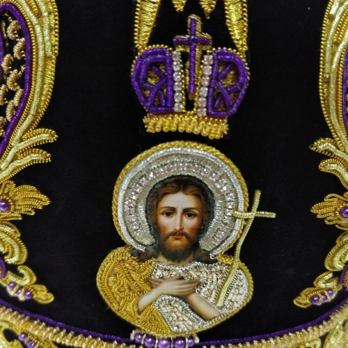 Mitra „Coroană” violet