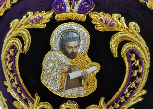 Mitra „Coroană” violet