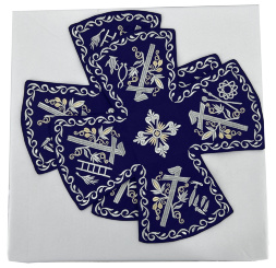 Pocrovețe și aer cu broderie „Pur­tarea Crucii”, cu galon brodat