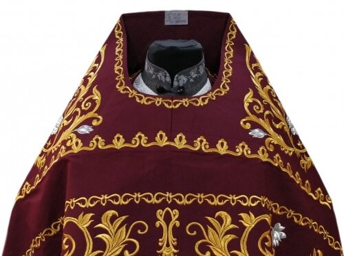 Vesminte preoțești brodate pe gabardină, broderie „Trandafir” cu galon brodat