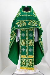 Veșmânt preoțesc brodat pe catifea, broderie „Trandafir” cu galon brodat