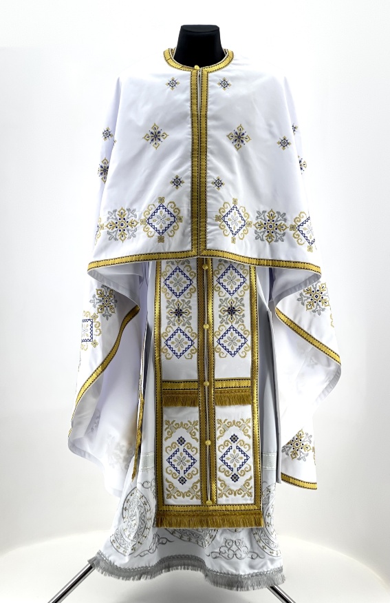 Veste preotească, croială grecească, brodată cu cruce franceză pe gabardin cu galon aplicat