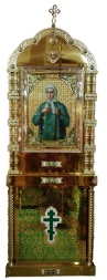 Chivot pe 4 coloane cu icoana Sfintei Fericitei Xenia