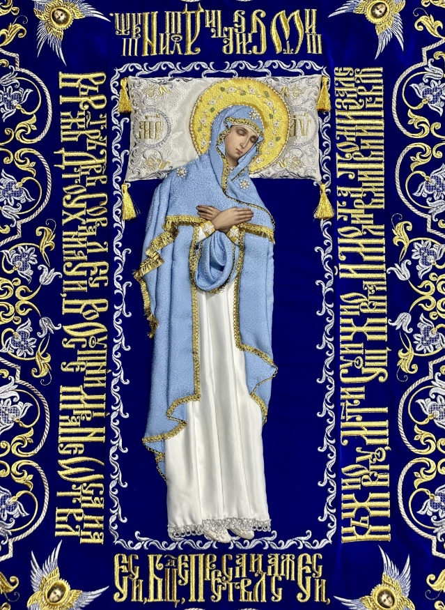 Epitaf Fecioarei Maria pe catifea 120х80cm (Îngeri, argint) (broderie cu struguri, centru brodat și decorat)