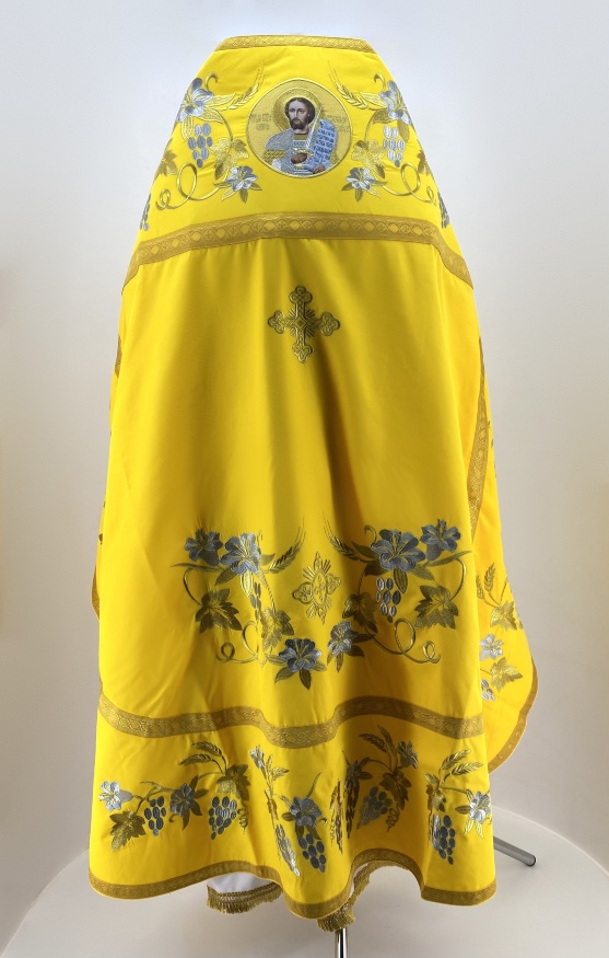 Veșmânt preoțesc brodat pe gabardină, broderie „Crin” cu galon aplicat