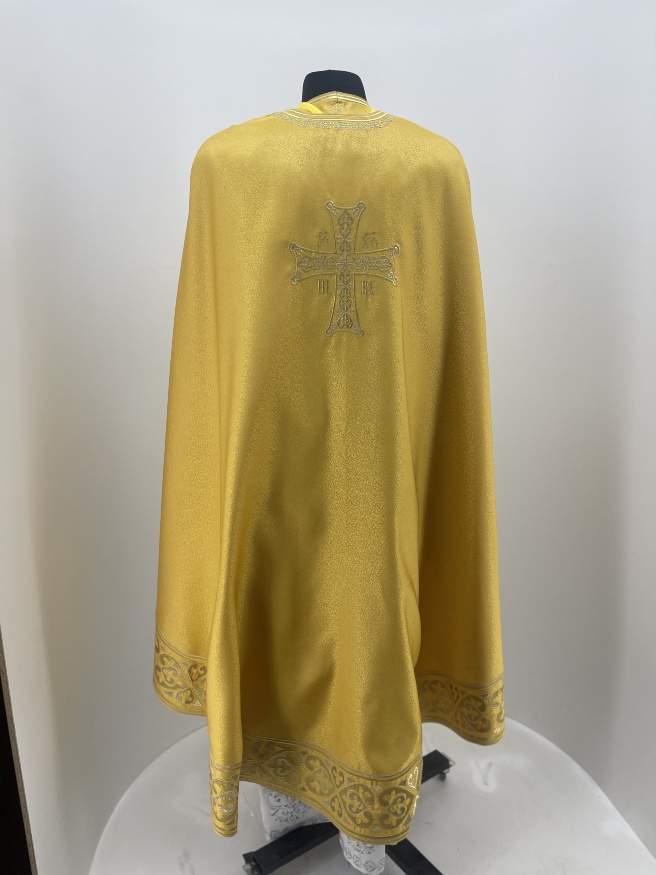 Vesminte preoțești, croială grecească, țesătură brocart, cu galon brodat, broderie „Inimi”