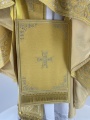 Vesminte preoțești, croială grecească, țesătură brocart, cu galon brodat, broderie „Inimi”
