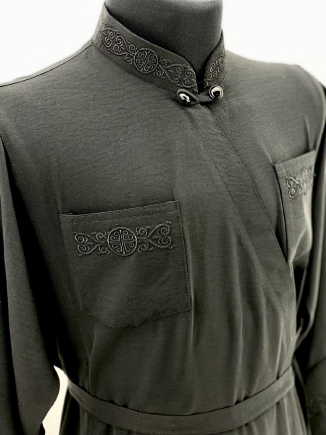 Podryasnik cu suprapunere, cu broderie, țesătură safari